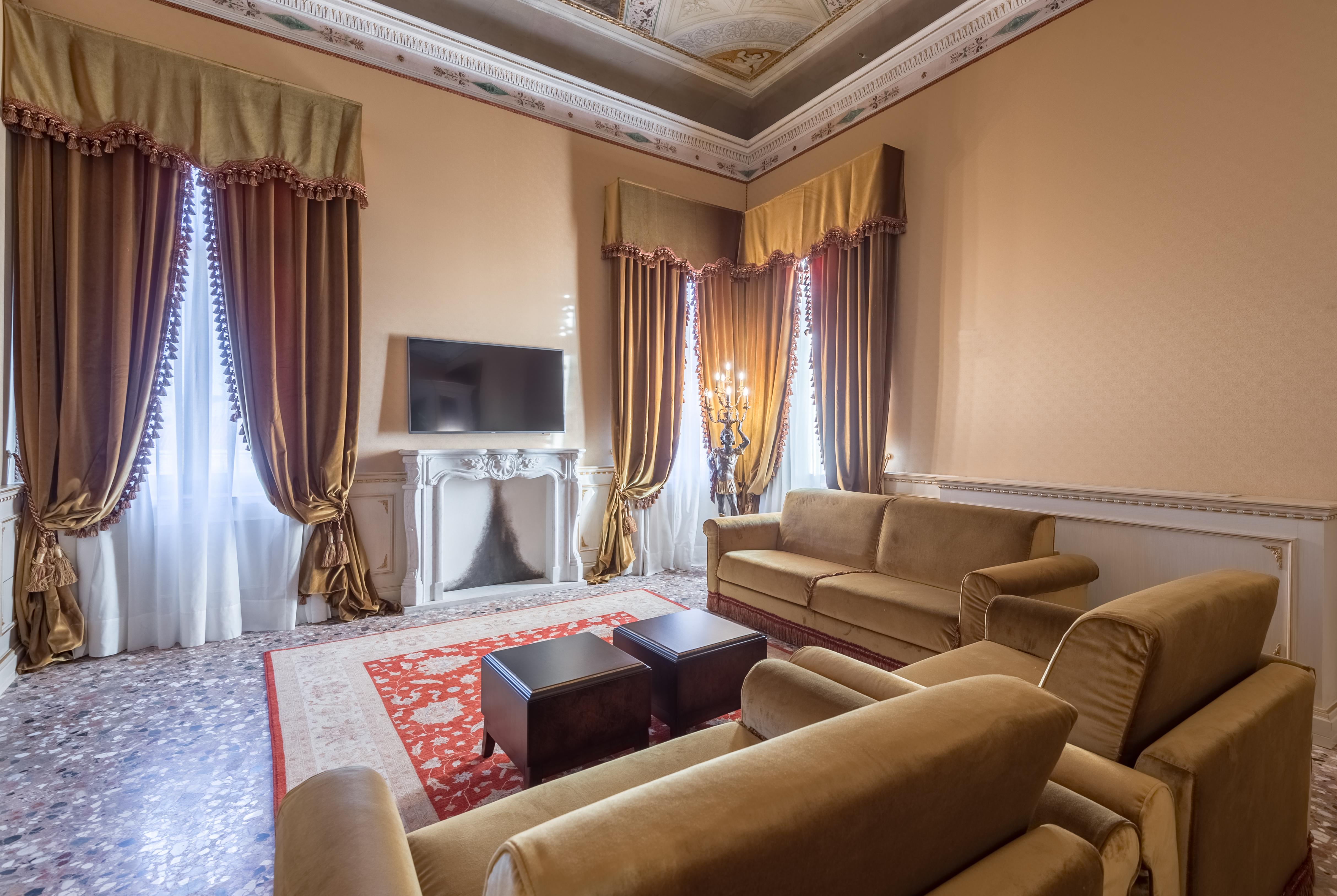 Hotel Nani Mocenigo Palace Venice Exterior photo A living room in the hotel