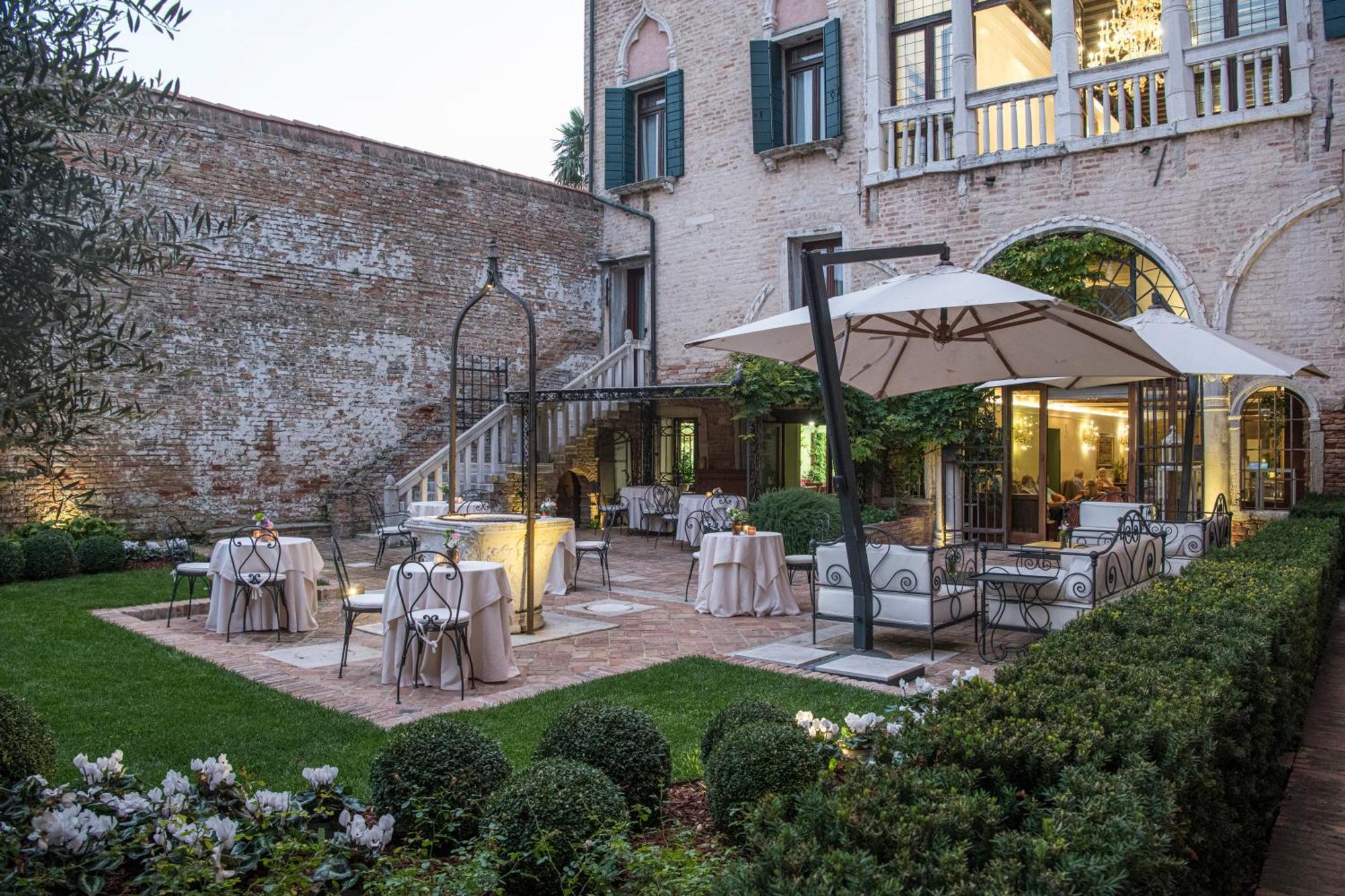 Hotel Nani Mocenigo Palace Venice Exterior photo The garden