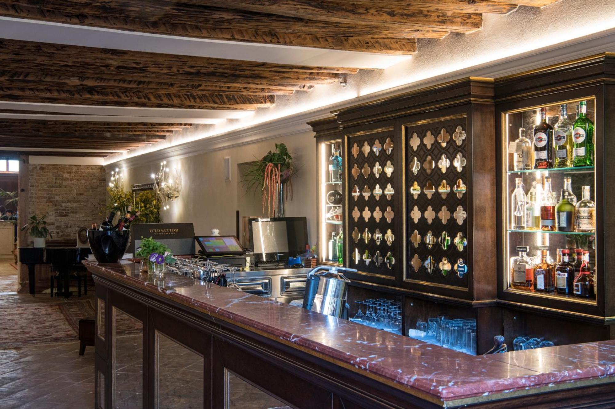 Hotel Nani Mocenigo Palace Venice Exterior photo The bar at the hotel